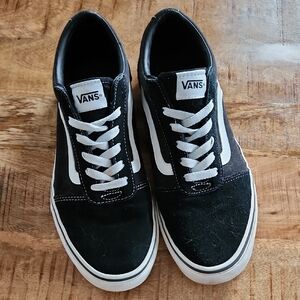 Classic Black And White Suede VANS - Womens 10